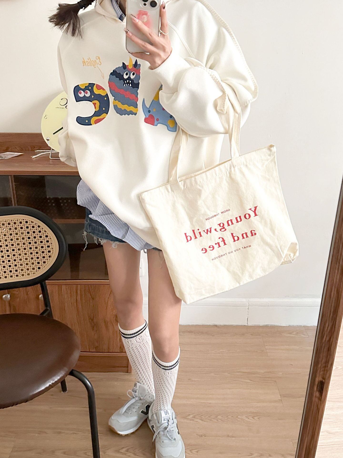 大人可愛い ゆったり 刺?ロゴ パーカ 全4色トップス<F-4811>