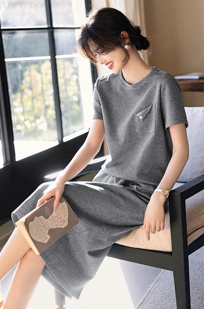 主役級の存在感! カジュアル 超人気 定番シンプル 半袖Tシャツ+スカートF-8969