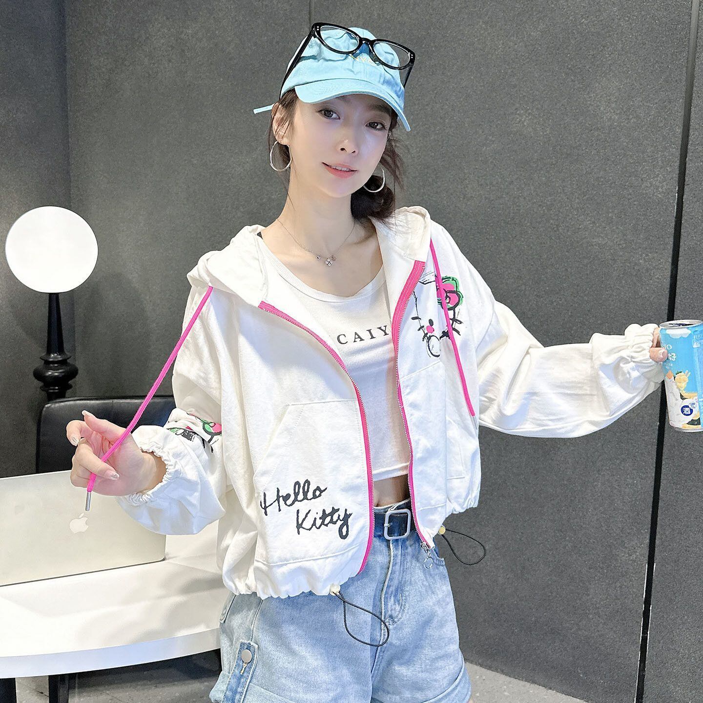今季も大流行 カジュアル 柔らかくて優しい印象 フード付きUVカットパーカー <F-12919>