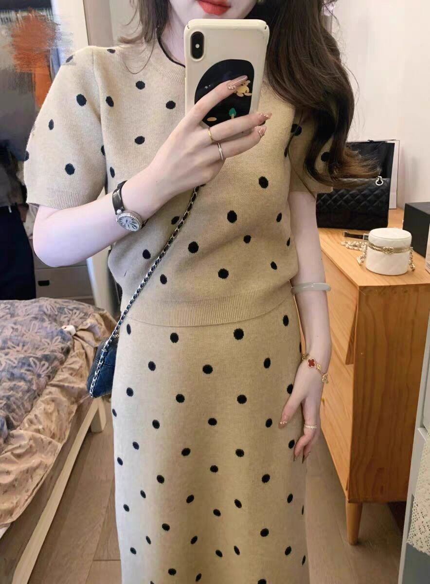 好感度100％ 柔らかくて優しい印象 効果抜群 プリント切り替え 2色 セットアップF-10855