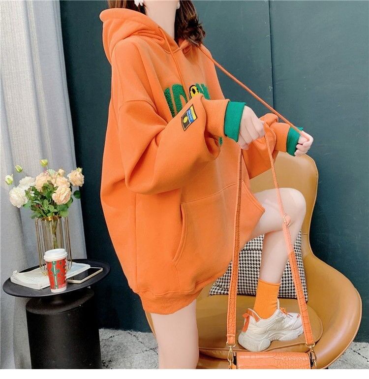 ルーズなレイジースタイルの刺繍入り薄手のフード付きトップ<F-5063>