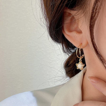 オシャレ度満点 知的で品の良い 個性的なデザイン イアリング アクセサリー＜isf-2899＞
