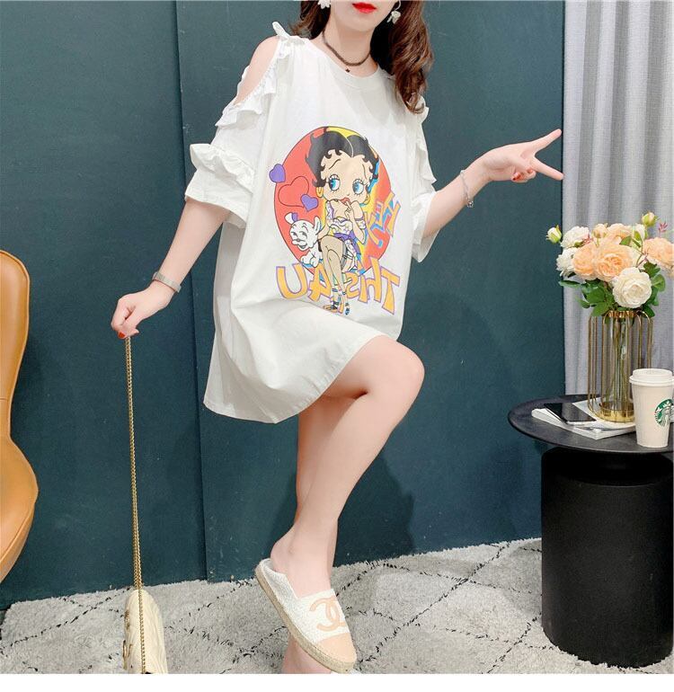 【人気急上昇中!】絶対欲しい 肩だし ロゴプリント 肌見せ 肩開き ゆったり 2色半袖Tシャツ<F-8262>