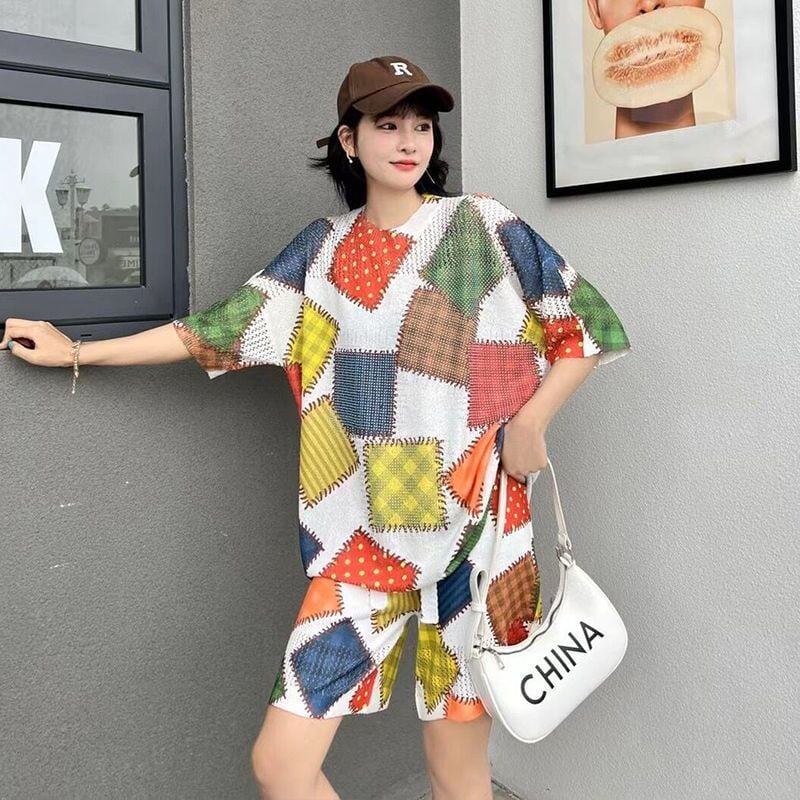 絶対欲しい アイスシルクニット ジオメトリック柄 半袖 Tシャツ ショートパンツ セットアップ ＜F-8983＞