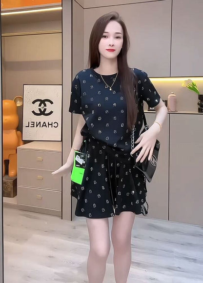 絶対欲しい アバンギャルド ファッション ホットダイヤモンド 2色 半袖 Tシャツ ショートパンツ セットアップF-8842