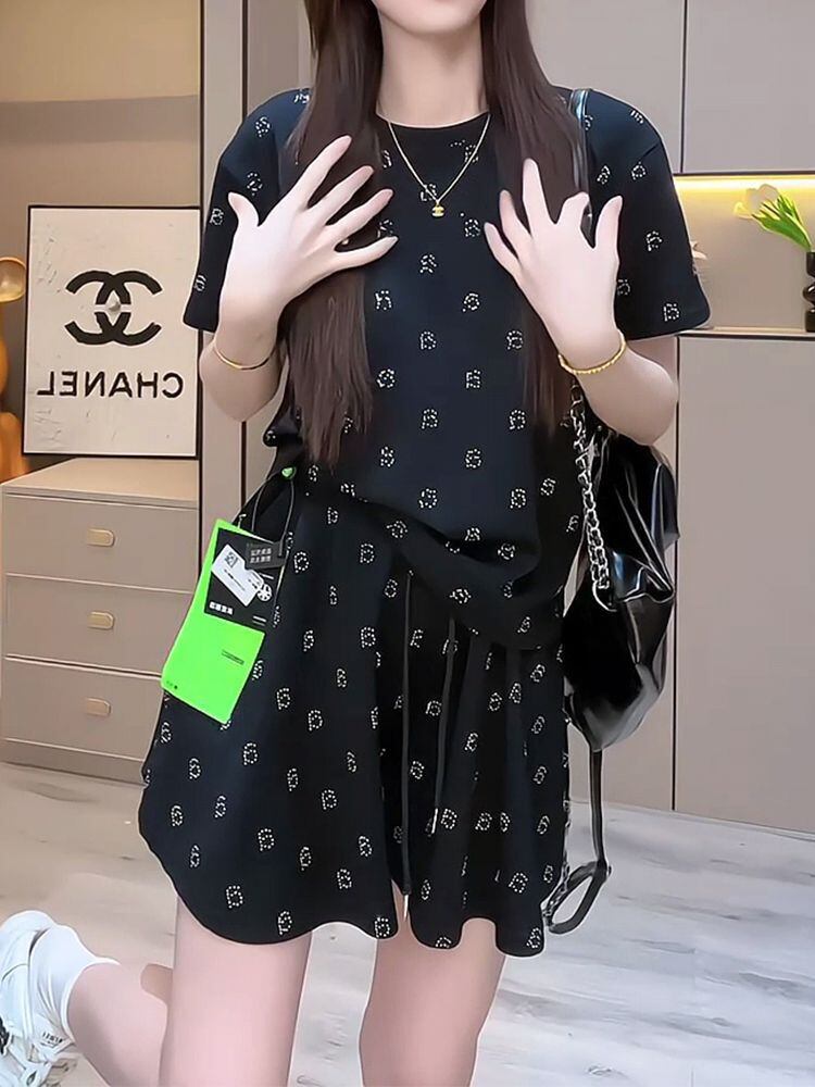 絶対欲しい アバンギャルド ファッション ホットダイヤモンド 2色 半袖 Tシャツ ショートパンツ セットアップF-8842