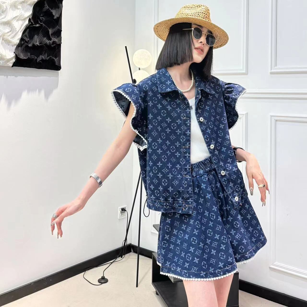 大好評 ファッション 売り切れ必至 2色選択 デニム 半袖 Tシャツ+ 短いスカート セットアップ ＜F-8992＞