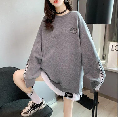 存在感抜群 デザイン性抜群 トレンドアイテム レイヤード風 2色選択 パーカーF-9561