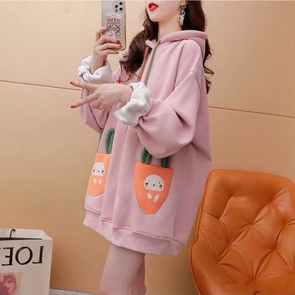 可愛いにんじんポケットデザインロゴパーカー全2色   裏起毛トップス