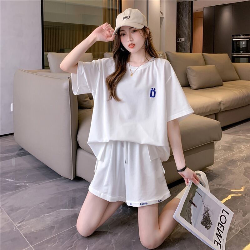 話題沸騰中 カジュアル 肌触り抜群 全3色 半袖 Tシャツ ショートパンツ セットアップ ＜F-8973＞