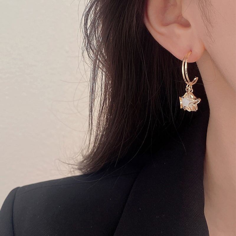 オシャレ度満点 知的で品の良い 個性的なデザイン イアリング アクセサリー＜isf-2899＞