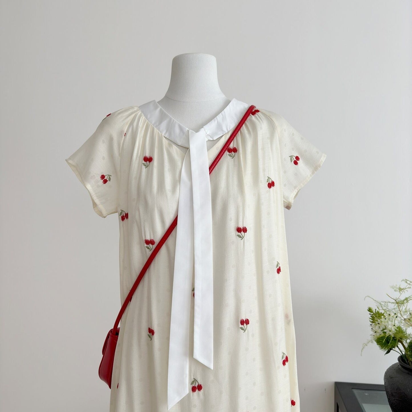 フルーツ刺繍 襟リボン ワンピース F-13225