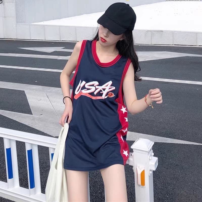 キュートでハンサムなスポーツスタイルのベストドレスバスケットボールユニフォームルーズミッドレングスノースリーブTシャツトップ   ＜F-2853＞