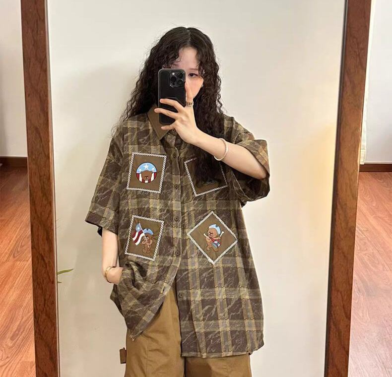 大活躍 刺繍 特別デザイン チェック柄 2色選択 半袖シャツ＜F-8881＞