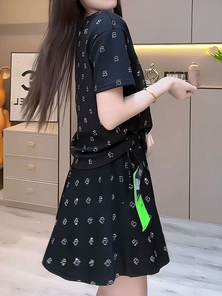 絶対欲しい アバンギャルド ファッション ホットダイヤモンド 2色 半袖 Tシャツ ショートパンツ セットアップF-8842