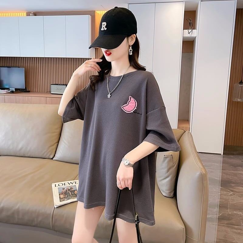 可愛いピンク月柄 Tシャツ 刺?入り 丸襟 半袖＜F-2832＞