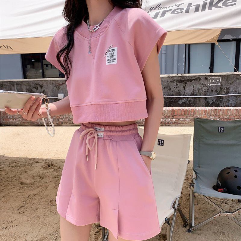 流行新作 美人度アップ 目を奪われる カジュアル 半袖Ｔシャツⅹパンツセット全2色F-9104