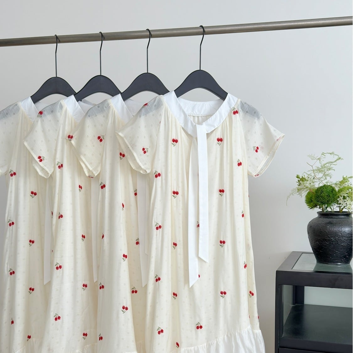 フルーツ刺繍 襟リボン ワンピース F-13225