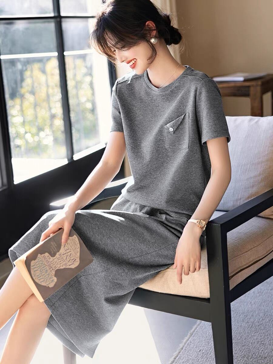 主役級の存在感！ カジュアル 超人気 定番シンプル 半袖Ｔシャツ＋スカートF-8969