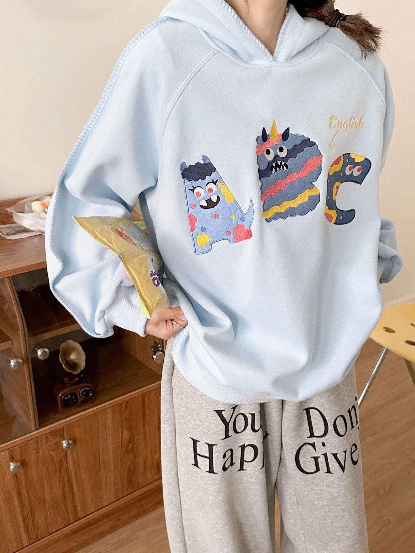 大人可愛い ゆったり 刺?ロゴ パーカ 全4色トップス＜F-4811＞