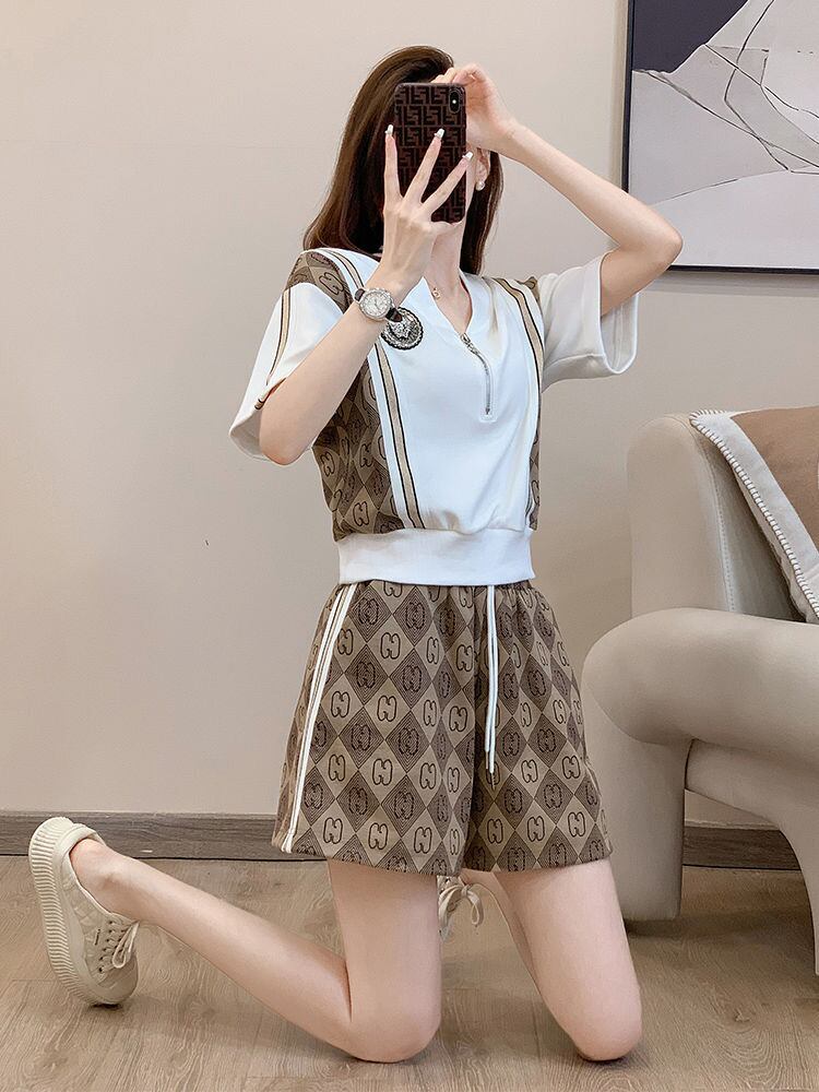 話題沸騰中 上質 おすすめ カジュアル 切り替え 半袖Ｔシャツ ショートパンツ セットアップ <F-8860>