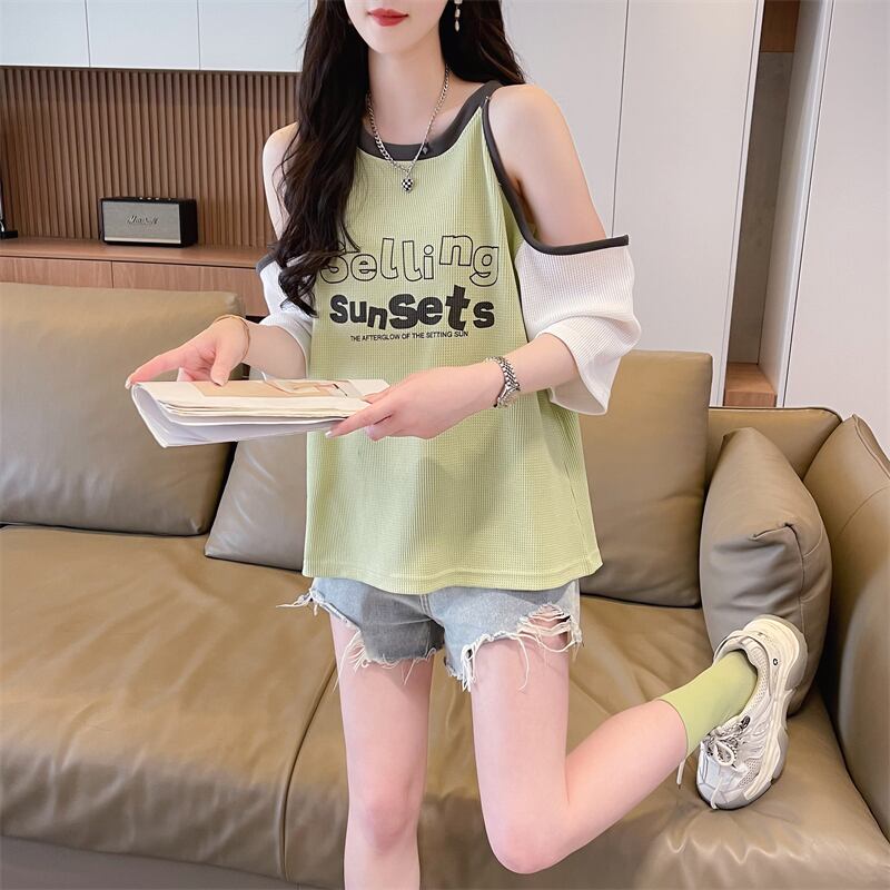 話題沸騰中   ロゴ 肌見せ 肩開き ゆったり 3色半袖Tシャツ＜F-8212＞