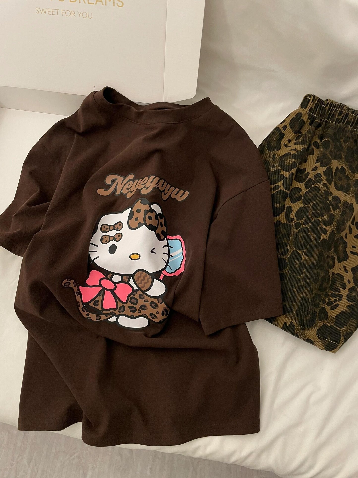 【人気急上昇中！】美人度アップ   真夏も快適 Tシャツ ショートパンツ セットアップ ＜F-11220＞