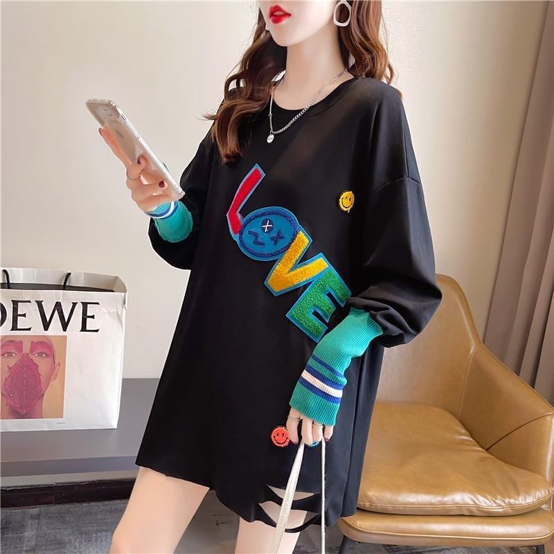 デザインセンスを繋ぎ合わせたミドル丈のルーズボトムシャツ<F-5051>