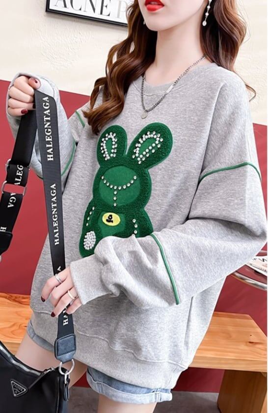 【秋の初めの割引！！】韓国風ルーズ漫画刺繍ホットダイヤモンドミドル丈トップス<F-5024>