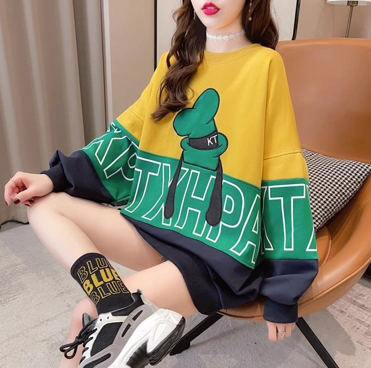 【秋の初めの割引！！】韓国風カラーマッチング漫画文字刺繍ミドル丈トップス<F-5053>
