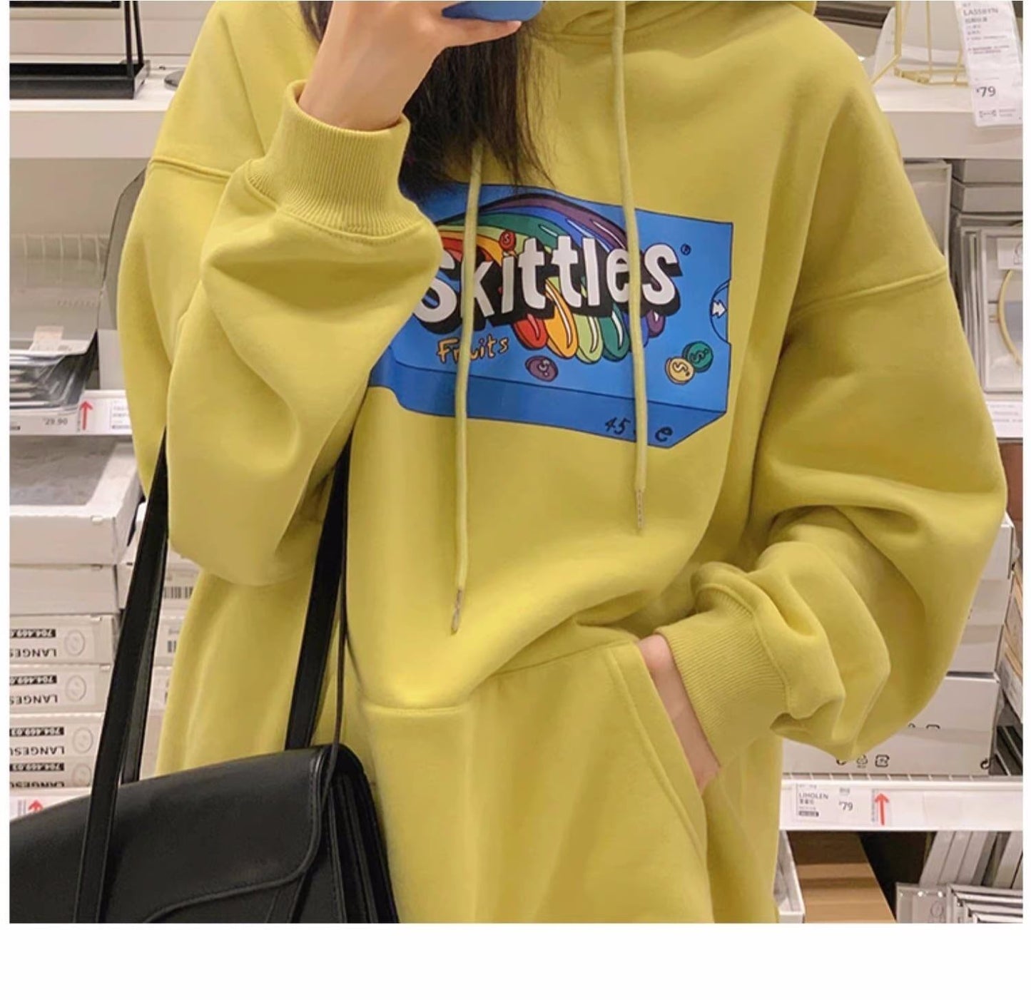 定番シンプル   グラフィックプリントフード付き