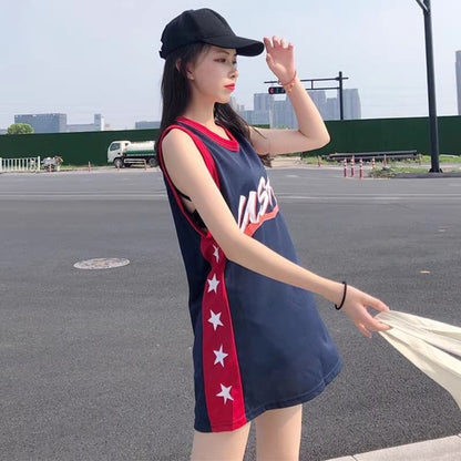 キュートでハンサムなスポーツスタイルのベストドレスバスケットボールユニフォームルーズミッドレングスノースリーブTシャツトップ   ＜F-2853＞